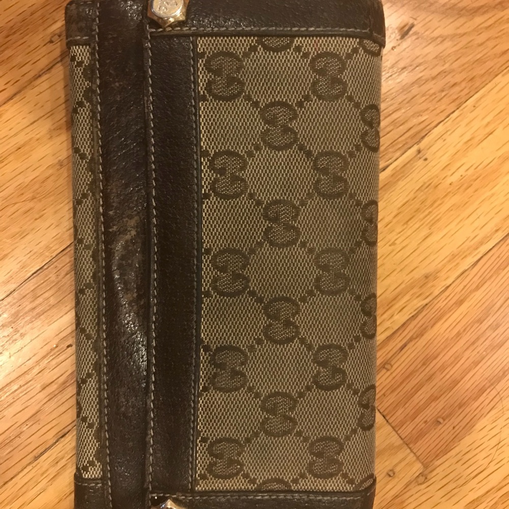 Gucci women’s wallet